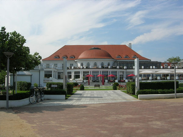 Quelle: "A house in Travemünde" von Pavel Gromov (CC BY 3.0)